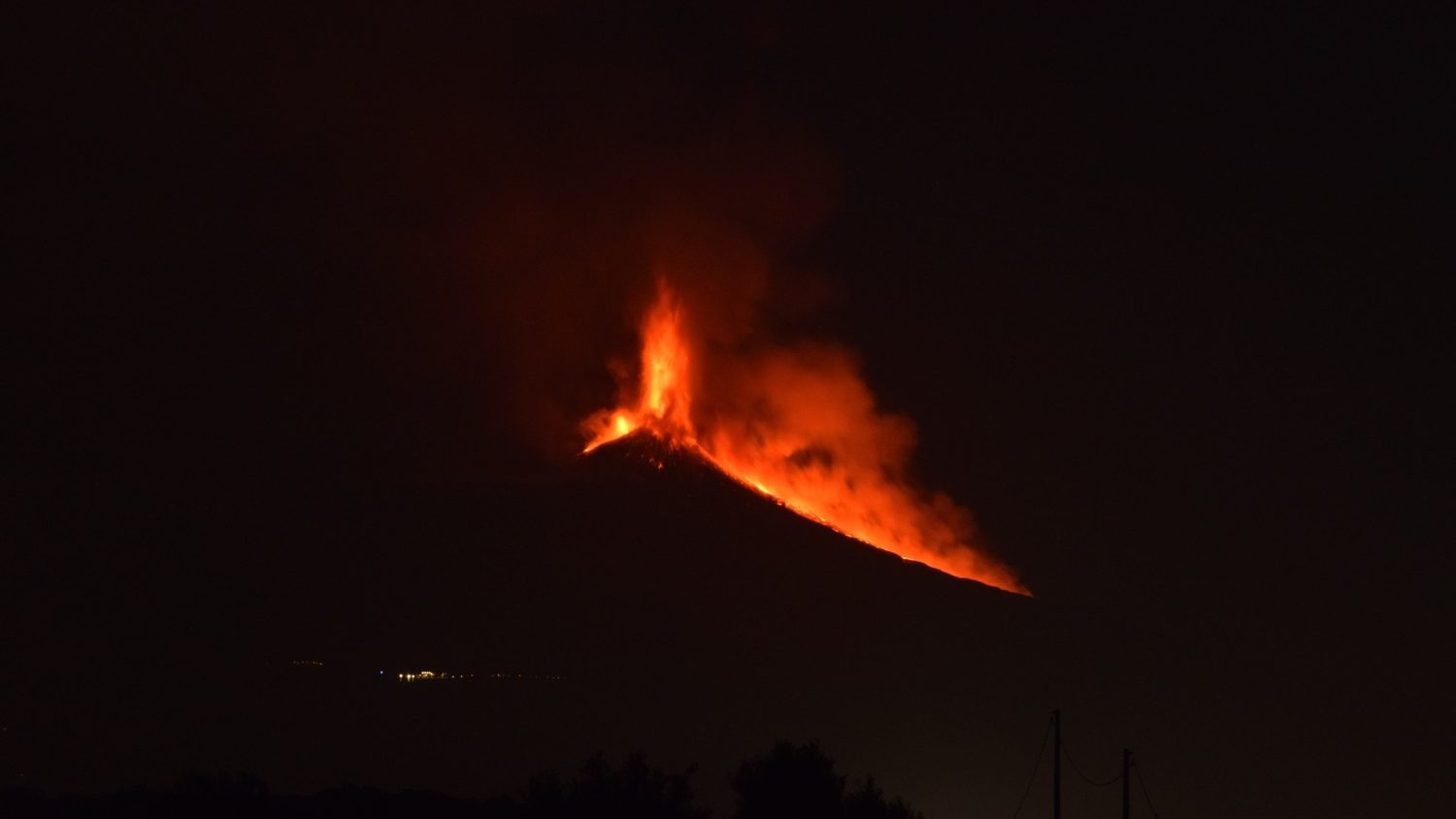 etna_eruzione_sfondo_systemfutur_